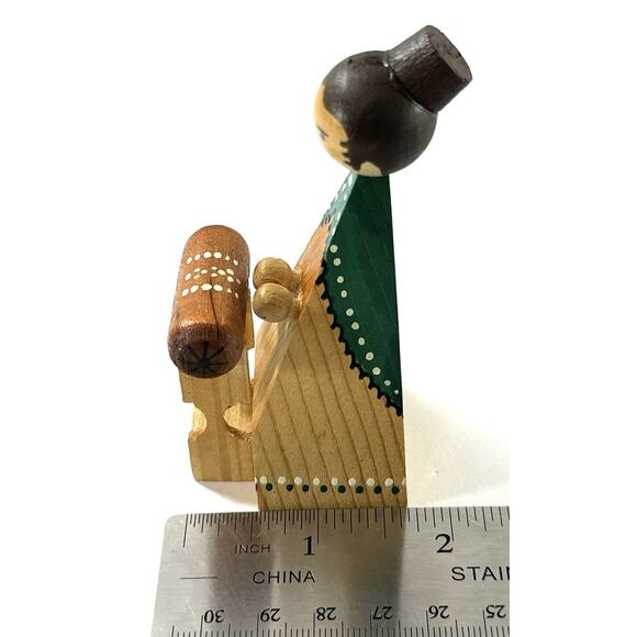 Hand Carved Wooden Woman at Spinning Wheel Folk Art Scandinavian Erzgebirge - Picture 4 of 5